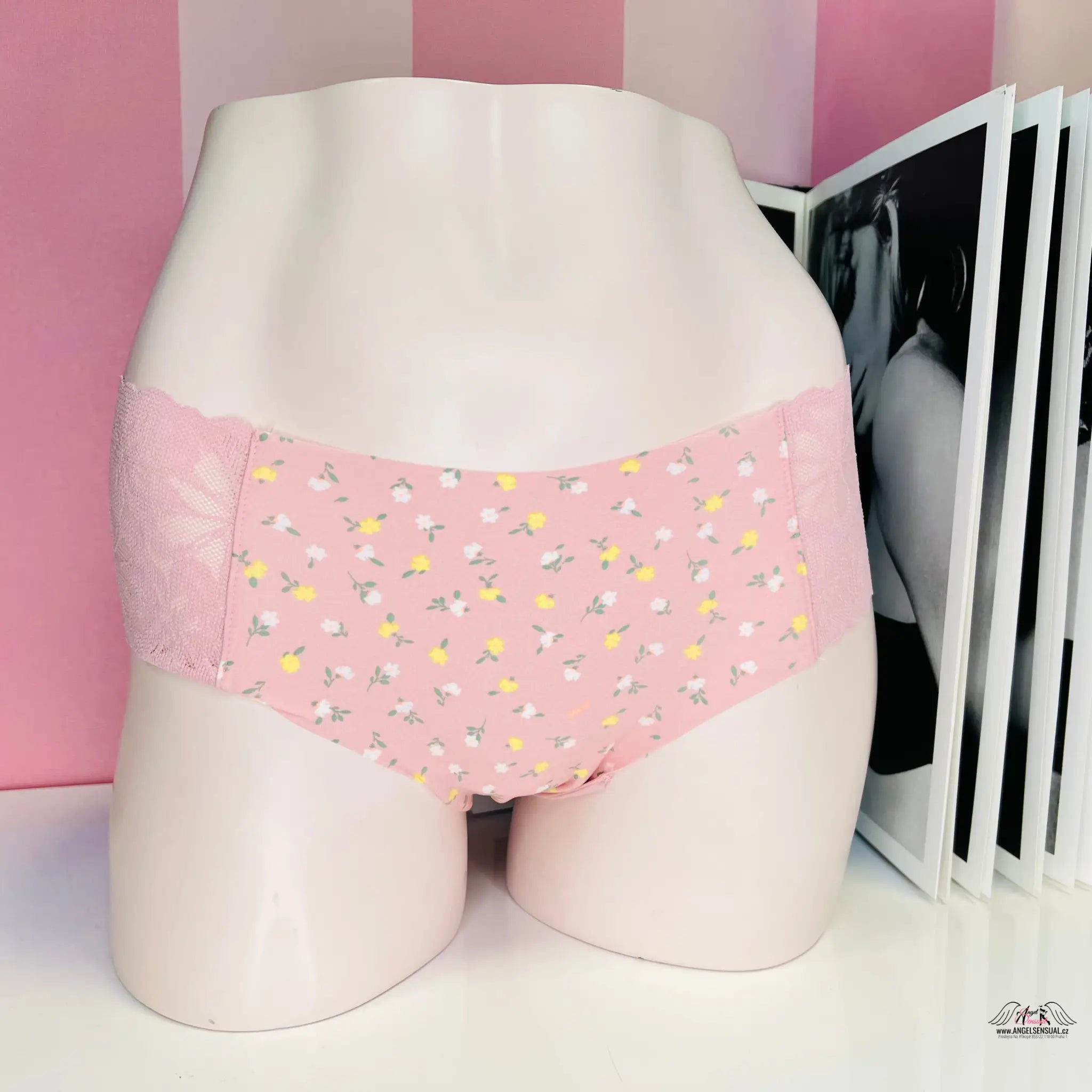 Barevné kalhotky - Cheekster - Růžová / L / Nové se štítky - Kalhotky PINK