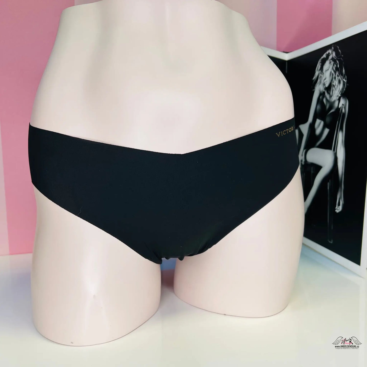 Bezešvé kalhotky - Černá / M / Nové se štítky - Kalhotky Victoria’s Secret