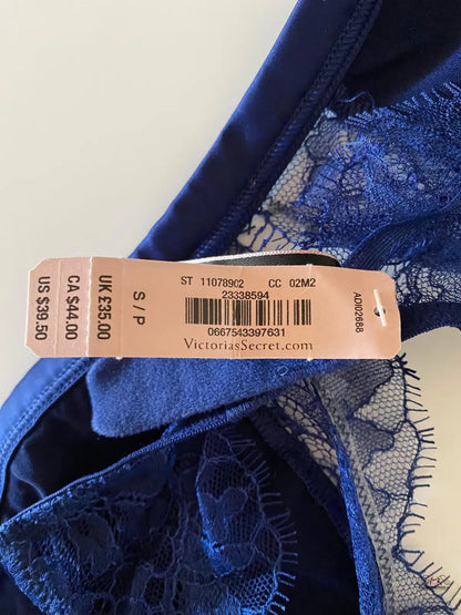 Modrá krajková lingerie s cenovkou, Braletka - elegantní komfort a styl