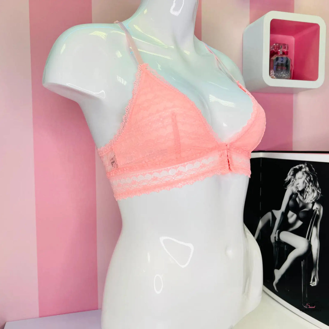 Růžová krajková braletka z kolekce Elegantní Krajková Braletka pro Romantický Šarm