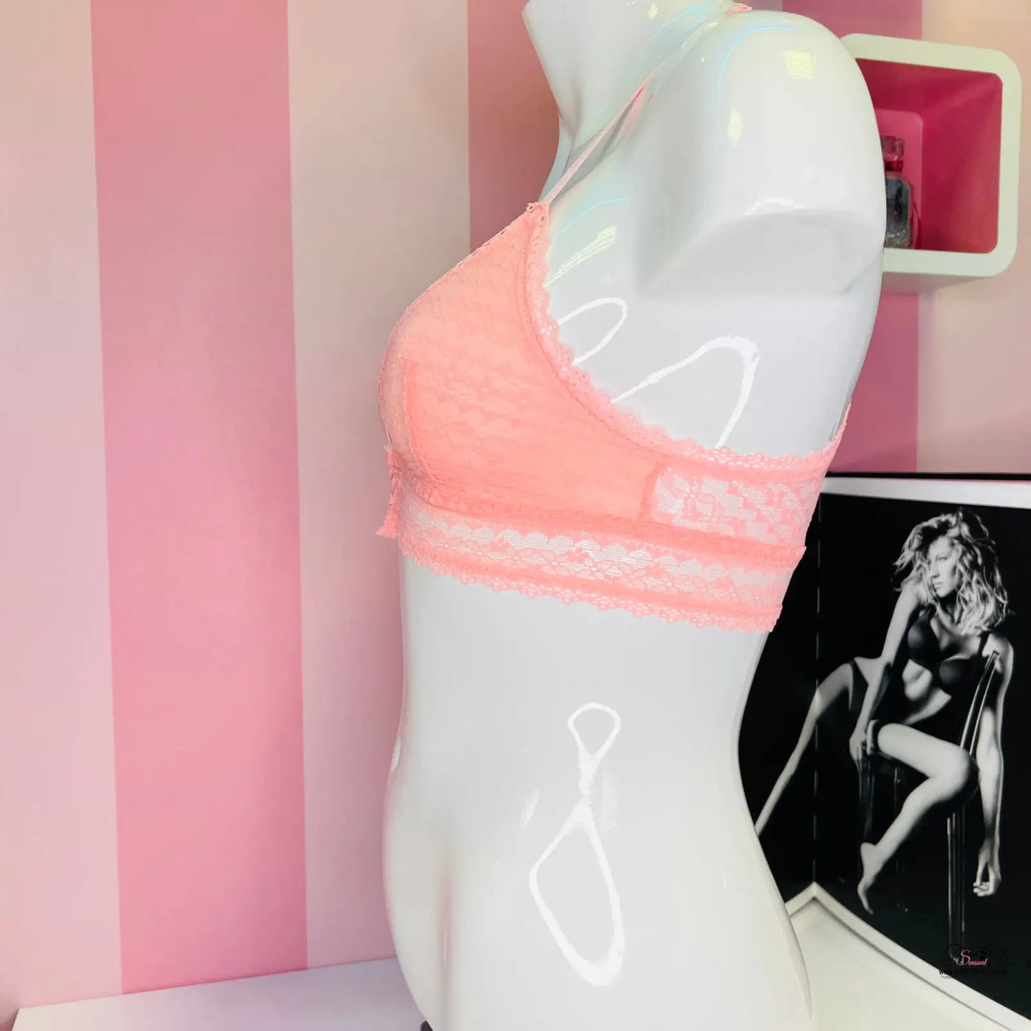 Elegantní Krajková Braletka se Zapínáním Vepředu pro Maximální Pohodlí - XS / Broskvová