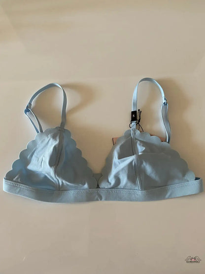 Detailní záběr na podprsenku se zipem z produktové řady Braletka