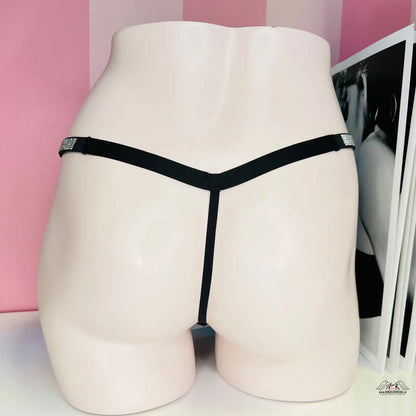 Bílý manekýn s černými T-strap tangy zdobenými kamínky Elegantní Hebká Tanga