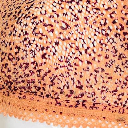 Detailní pohled na krajkový šál z Elegantní Krajková Braleta pro Maximální Pohodlí a Styl