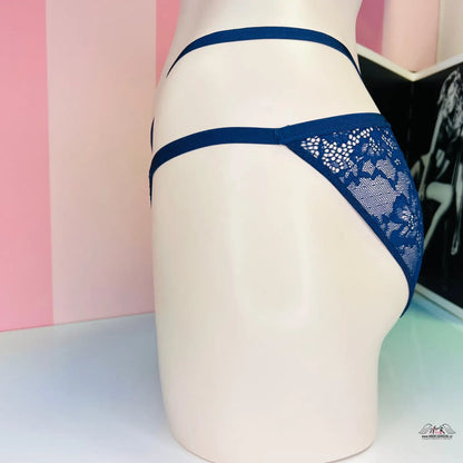 Modré krajkové thong kalhotky inspirované Victoria’s Secret pro elegantní vzhled