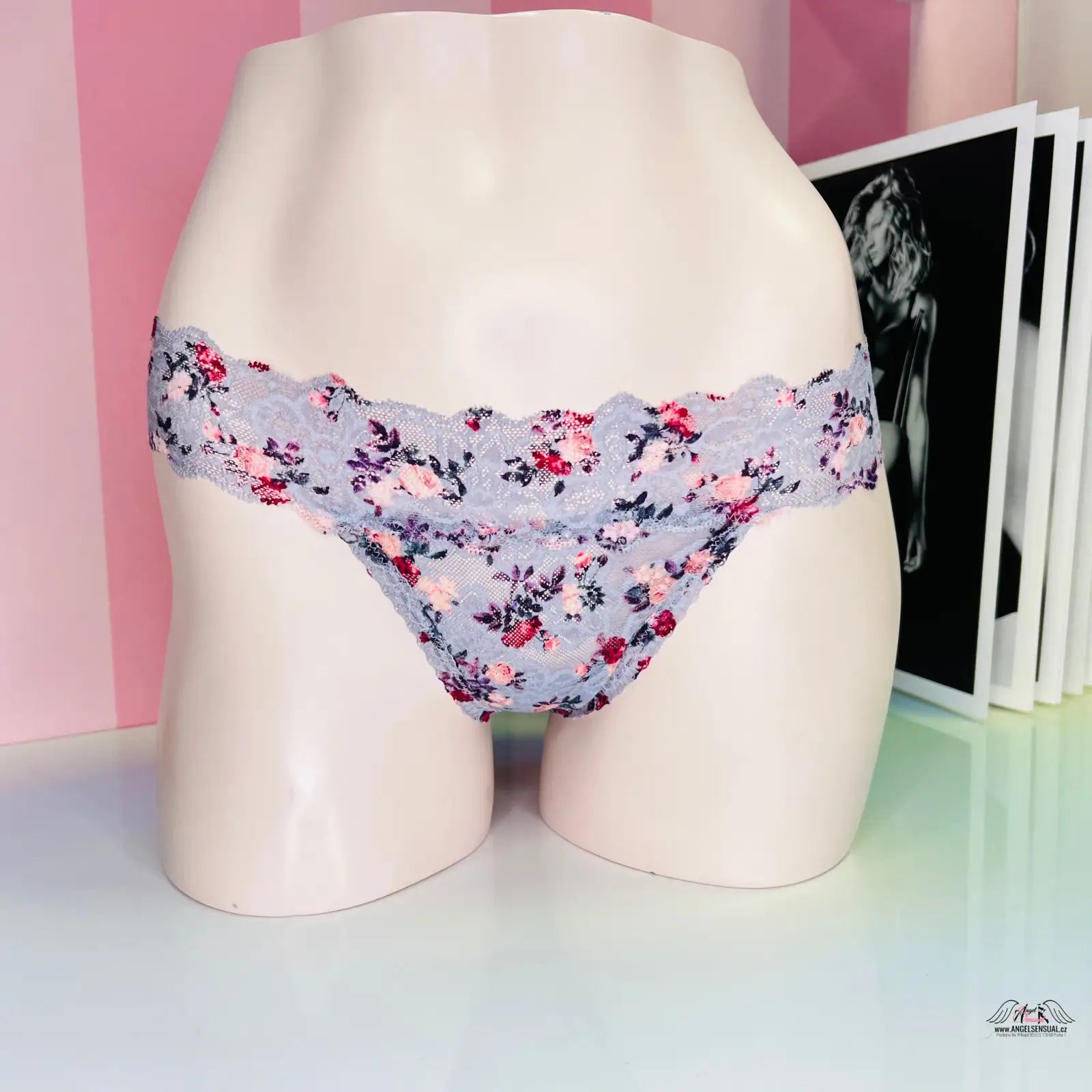 Elegantní krajkové tanga PINK s květinovým motivem pro šarm a pohodlí