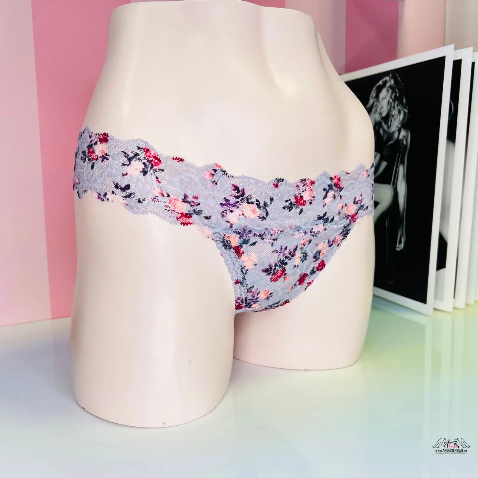 Floral lace panties Elegantní Krajkové Tanga PINK pro šarm a pohodlí
