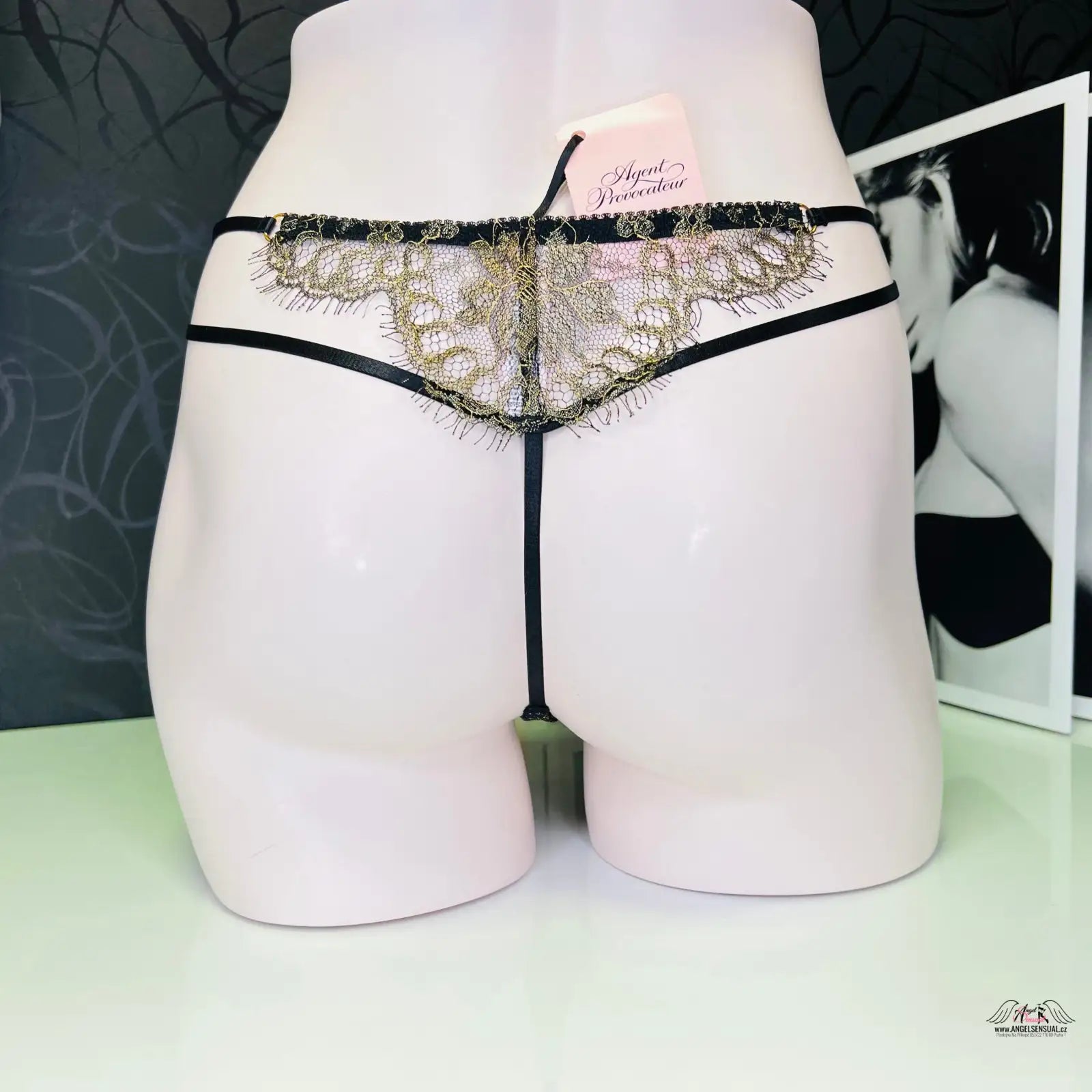 Černé a zlaté krajkové tanga Elegantní Luxus s květinovým designem