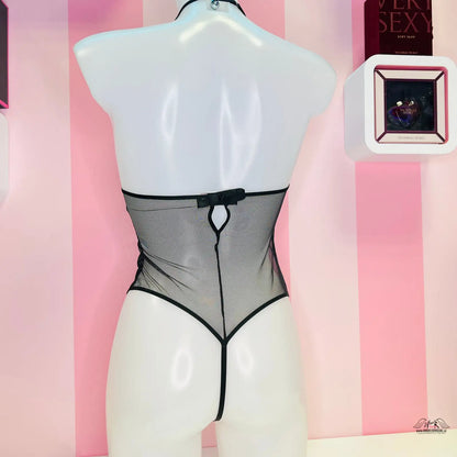 Bílý manekýn s průhledným šedým a černým krajkovým body Elegantní Luxusní