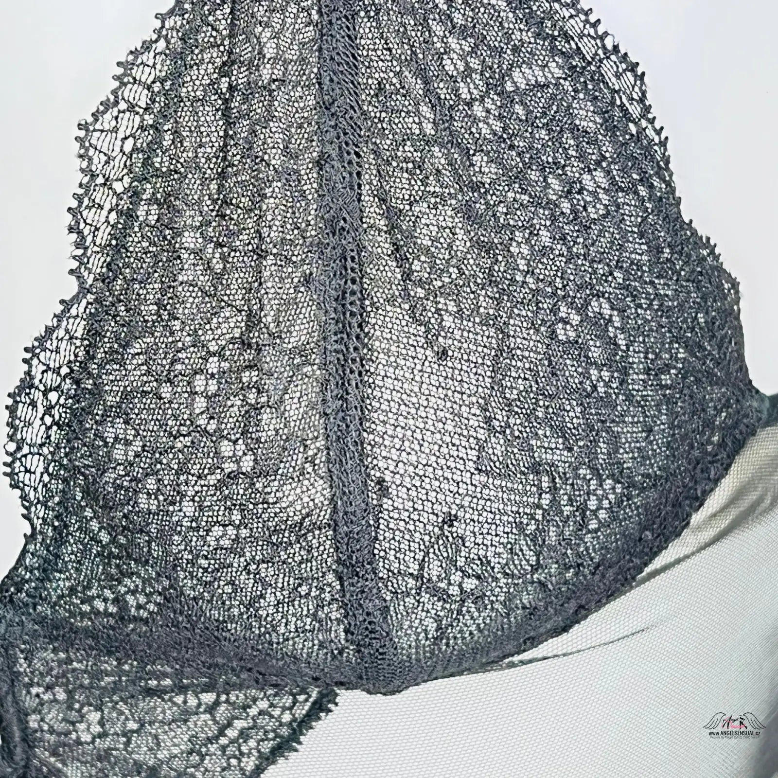 Delikátní černá krajka s jemným květinovým vzorem pro Elegantní Luxusní Krajkové Body