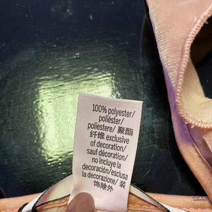 Obsah textilní etikety Elegantní Semišový Top s Nastavitelnými Ramínky