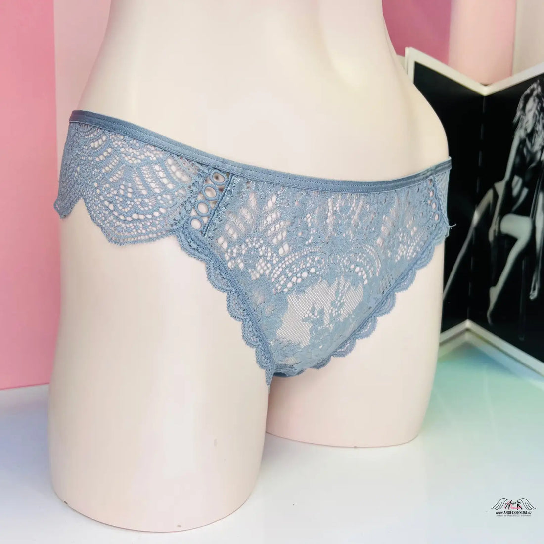 Elegantní síťované cheekini v modré krajce pro komfort a styl