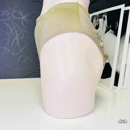 Pale yellow beanie as part of Elegantní a Sofistikovaný Plavkový Skvost