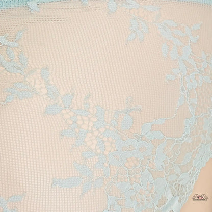 Pale pink and blue abstract pattern with lace textures on Elegantní a stylové kalhotky