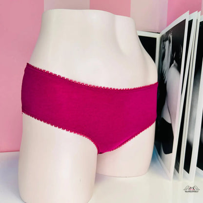Hot pink kalhotky se zavinovacími okraji v elegantním stylu