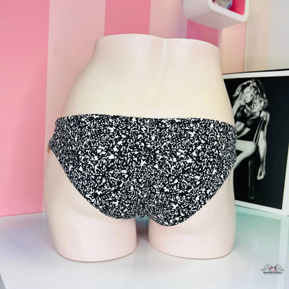 Elegantní a Svůdný Spodní Díl Plavek od PINK v černobílém vzoru