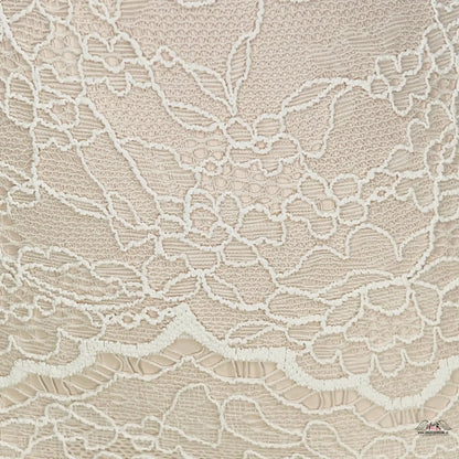Jemný bílý květinový krajkový vzor na béžovém materiálu Elegantní Tanga s Vysokým Pasem