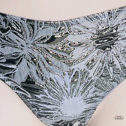 Floral patterned underwear in Elegantní Tanga od Tanga with lace and silver fabric