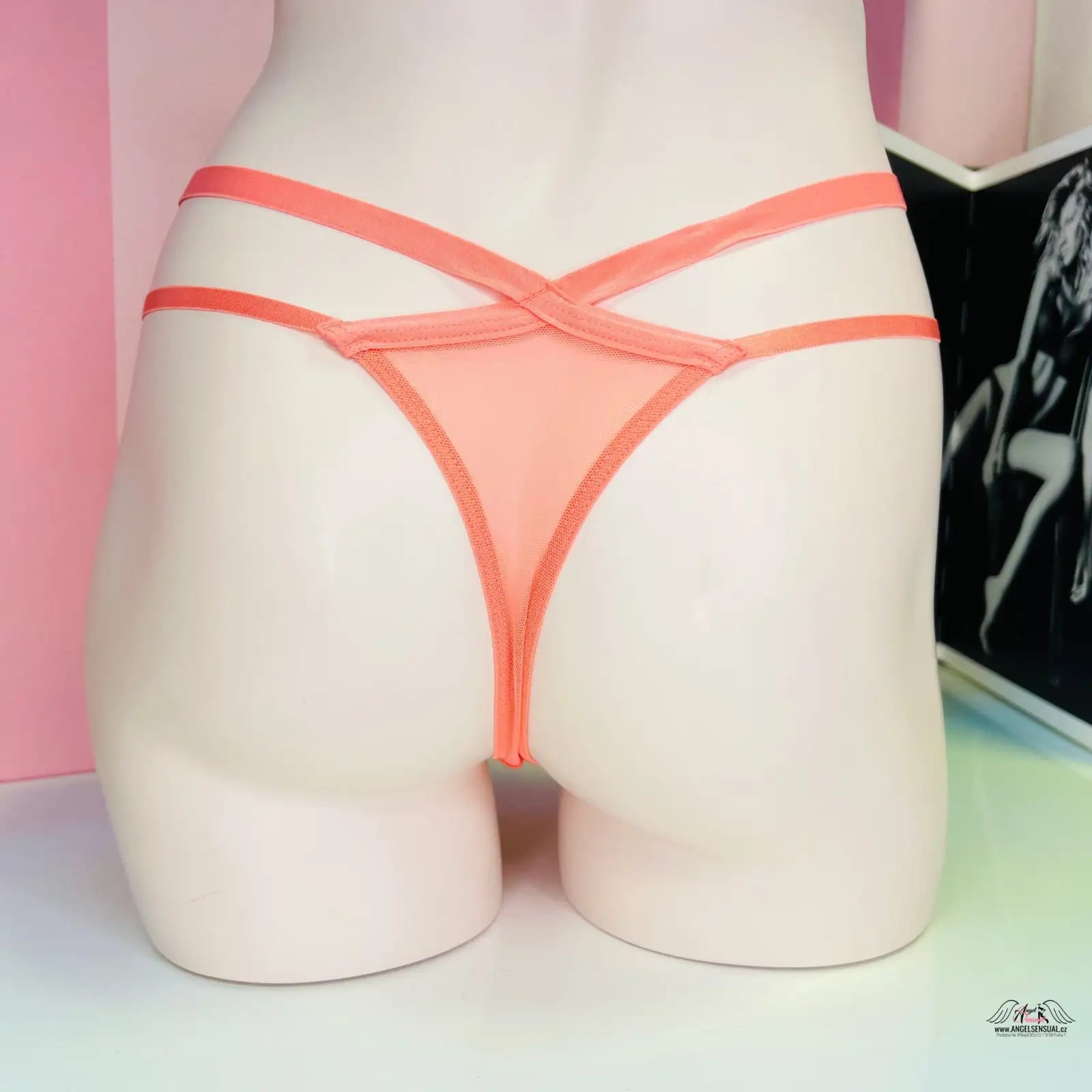 Elegantní tanga od Victoria’s Secret v broskvové barvě pro styl a pohodlí