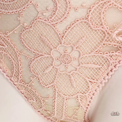 Delikátní růžová květinová krajka na elegantních vysokých tangách Victoria’s Secret