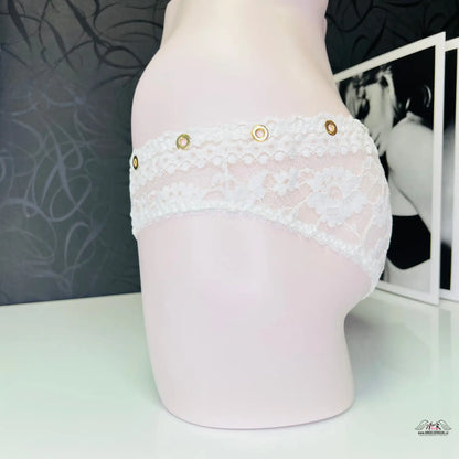 Bílé krajkové kalhotky s zlatými kroužky, Exkluzivní Kalhotky Stevie Brief