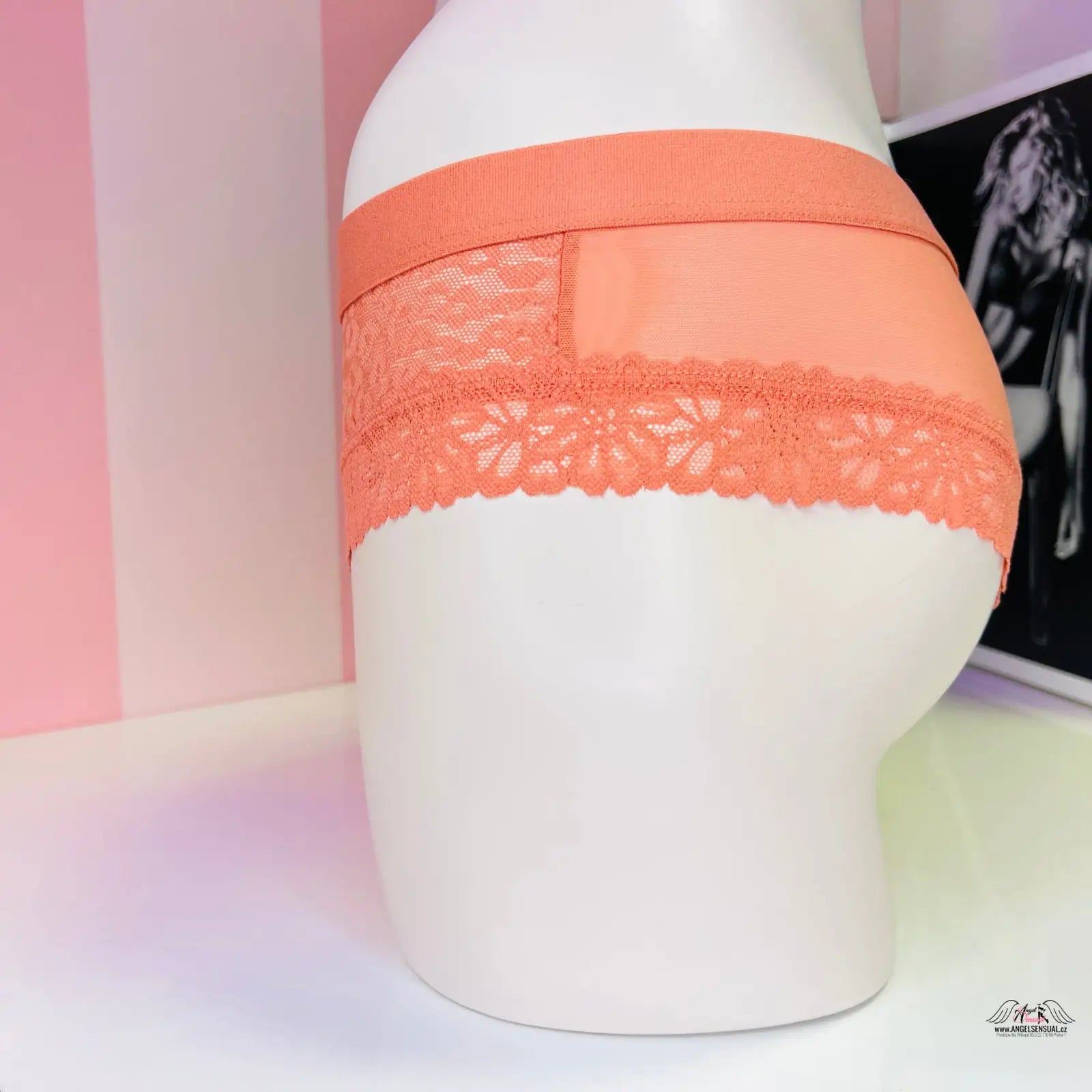 Růžové krajkové brazilské kalhotky PINK s tygrovaným vzorem pro elegantní vzhled