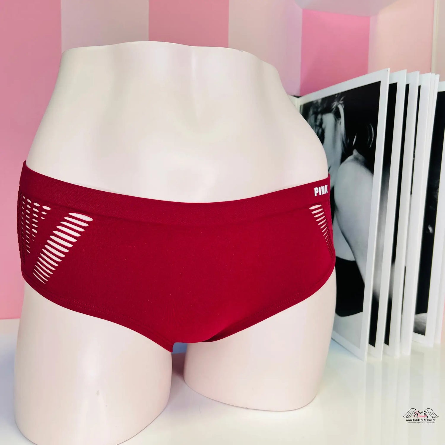 Hipster kalhotky s průstřižky - M / Červená / Nové se štítky - Kalhotky Victoria’s Secret