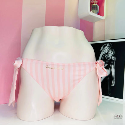 Ikonické kalhotky se šněrováním - Cheeky - M / Růžová / Nové štítky - Kalhotky Victoria’s Secret
