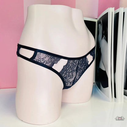 Černé krajkové tanga Intimissimi s lehkým vánkem a černým textilním materiálem