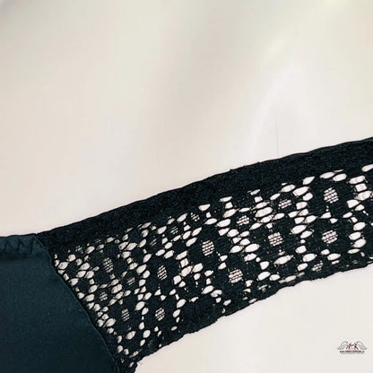 Černý krajkový pásek s bílou krajkou k produktu Kalhotky Temptation elegantní pro ženu