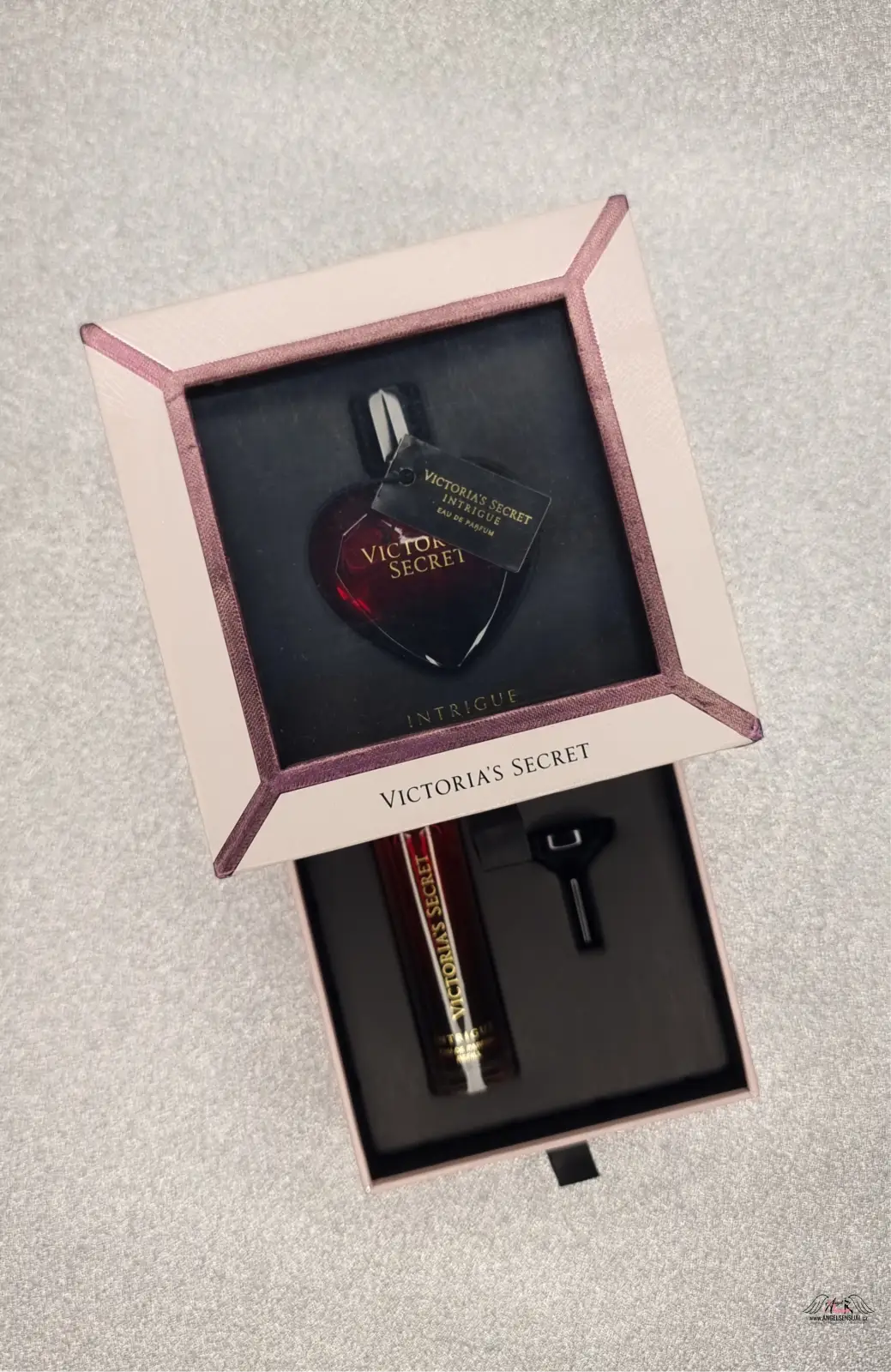 Victoria’s Secret Intrigue parfémová sada v luxusním balení, Secret Intrigue EDP