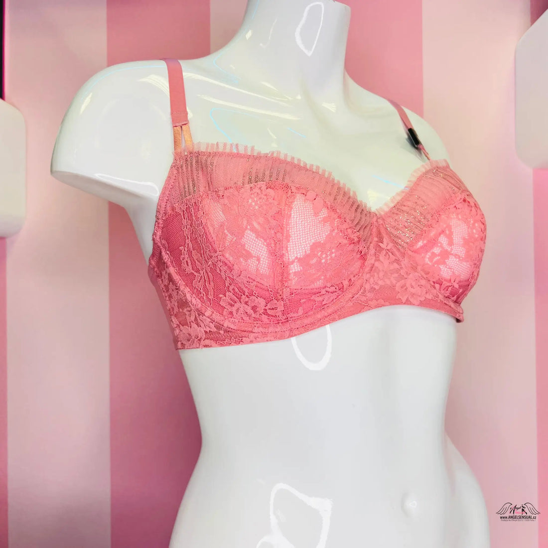 Krajková podprsenka - 32DDD / Růžová / Nové se štítky - Podprsenky Victoria’s Secret