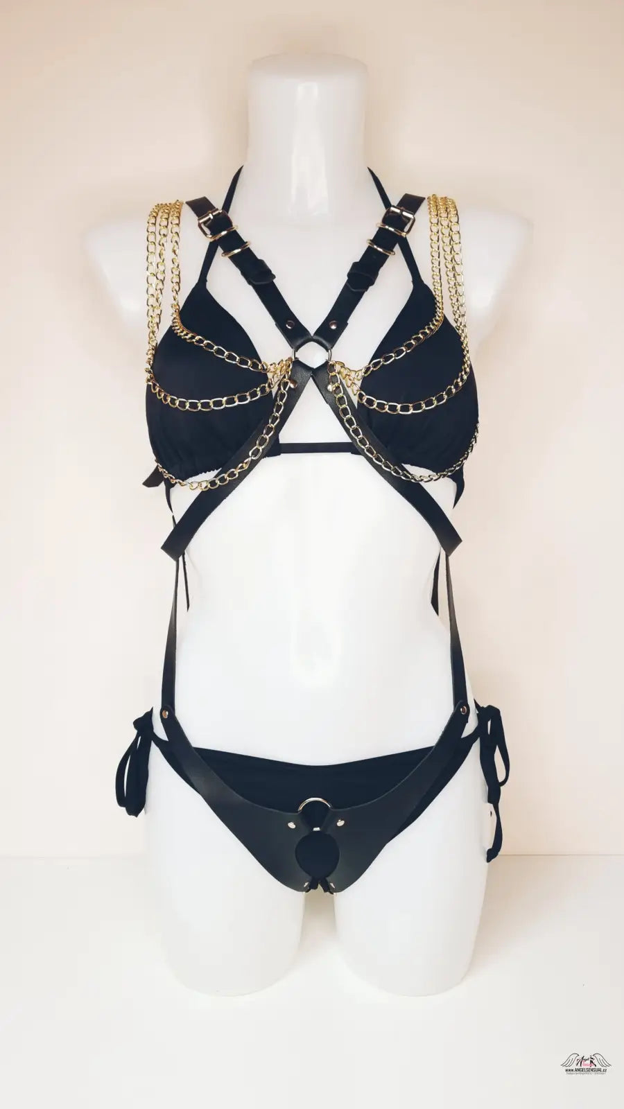 Černé kožené postroje Black Goldie s zlatými řetízky, elegantní herness black goldie