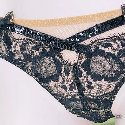 Luxusní Černá Krajková Tanga Adelia s krajkou a flitry, elegance a svůdnost v prádle