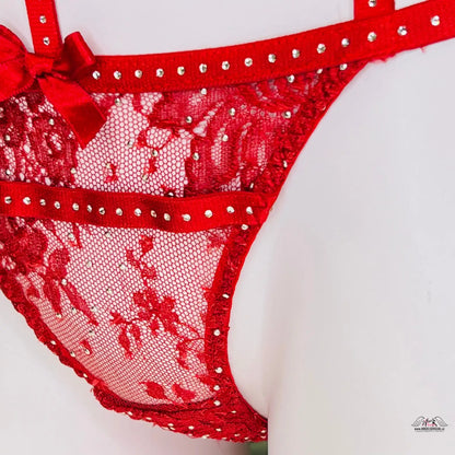 Elegantní červené krajkové a rhinestonové spodní prádlo Luxusní Davinah