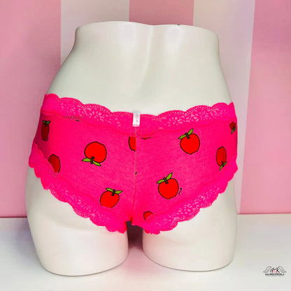 Růžové krajkové kalhotky s jablečným vzorem pro elegantní pohodlí