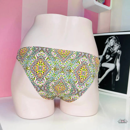 Bikini spodní díl s kovovým zdobením a vzorovaným designem Luxusní Elegance