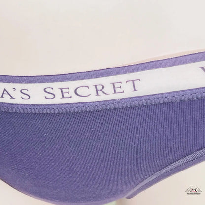 Fialová tanga Victoria’s Secret s elastickým lemem pro elegantní styl