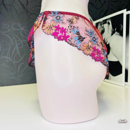 Floral embroidered lingerie from Luxusní kalhotky Bluebelle od Agent Provocateur
