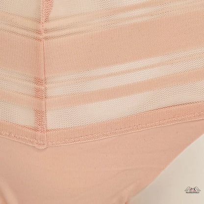 Růžové pruhované šortky z Luxusní Kalhotky pro dokonalou eleganci a smyslnost