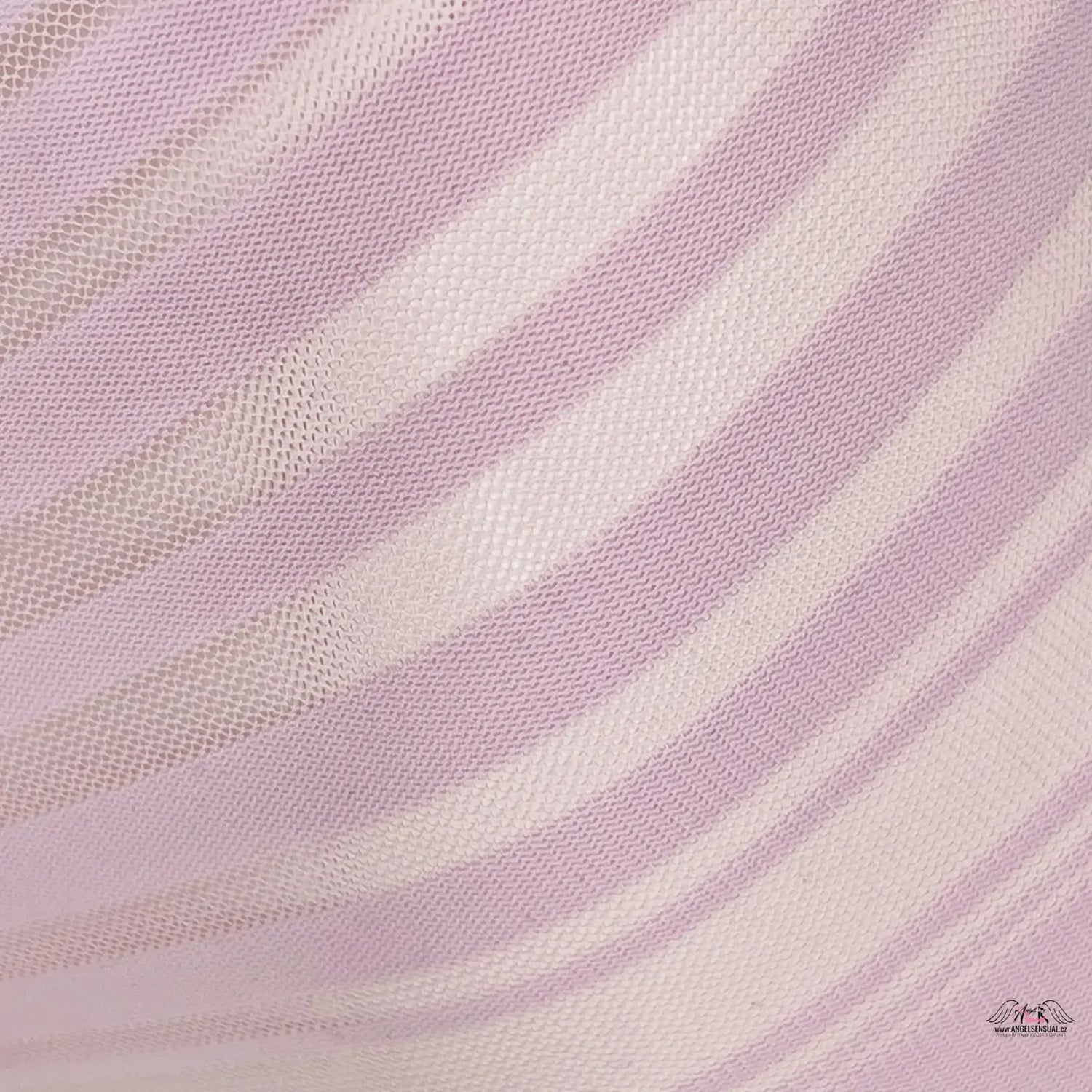 Detailní pohled na růžovo-bílý pruhovaný textil Luxusní Kalhotky