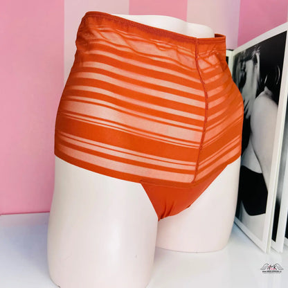 Luxusní Kalhotky s obrázkem ženy, znázorňující eleganci a smyslnost