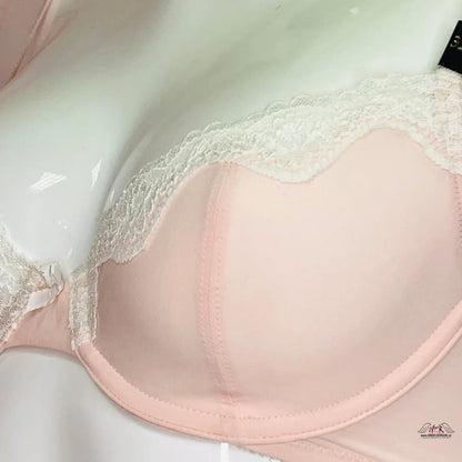 Růžová podprsenka s bílou krajkou inspirovaná Agent Provocateur a Victoria’s Secret