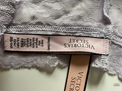 Štítek od značky Victoria’s Secret připevněný k Luxusním Krajkovým Brazilkám