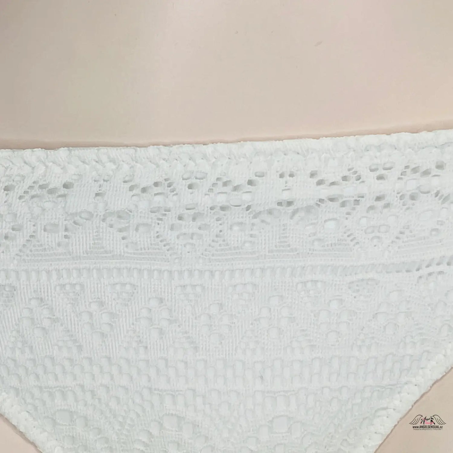 Bílý krajkový plavkový spodek Luxusní Krajkový Spodní Díl Plavek pro Sofistikovanou Eleganci