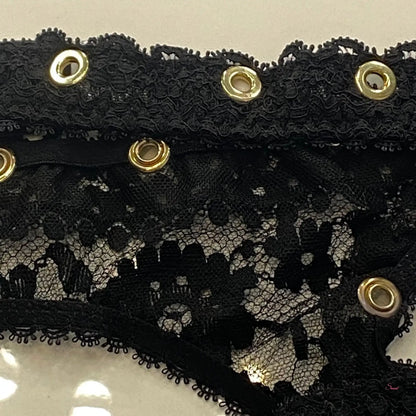 Černý krajkový oděv se zlatými očky, Luxusní Stevie Suspender s rockovým šarmem