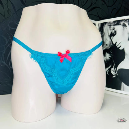 Teal krajkové tanga s růžovou mašlí od Luxusní Tanga Lavelle elegance a šmrnc