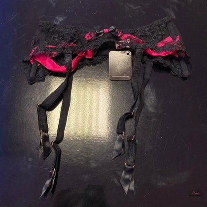 Maddy Suspender Black Fuchsia Pink Lace - Černá / L / Nové se štítky - Podvazkový pás Agent