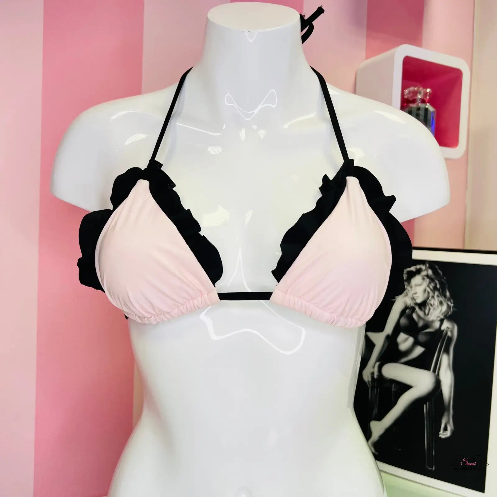 Růžový a černý volánkový bikini top z plavek Nezapomenutelný Letní Styl