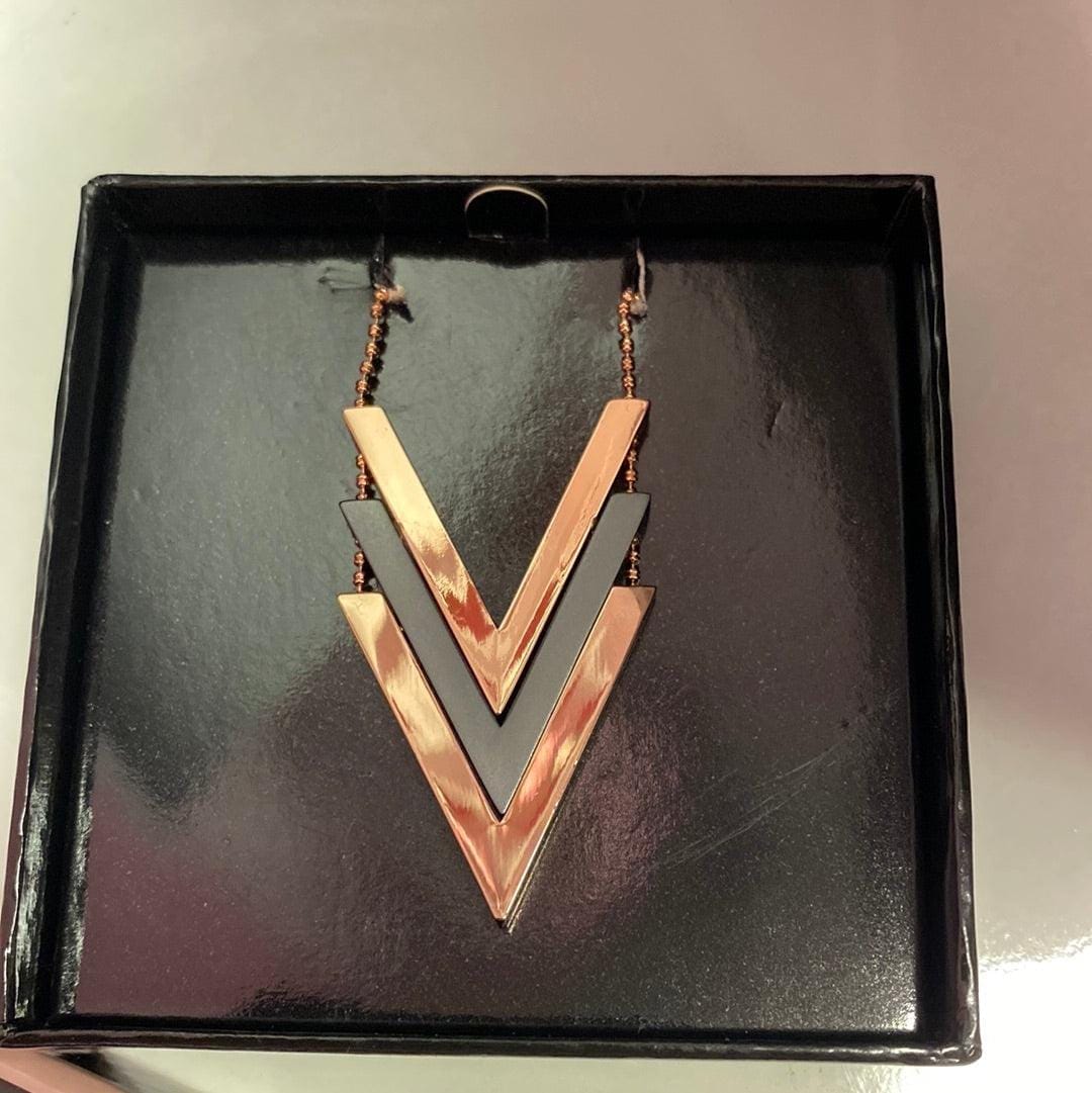 Náhrdelník V - Univerzální / Zlatá / Nové se štítky - Victoria’s Secret